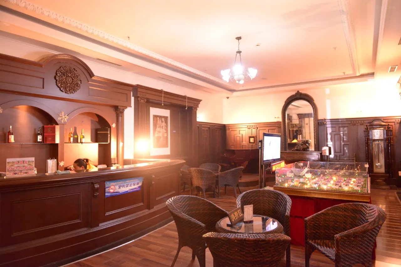 Longmen Grand Hotel 13