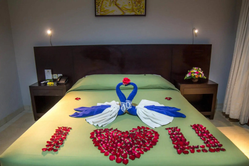 Fourteen Roses Beach Hotel 13