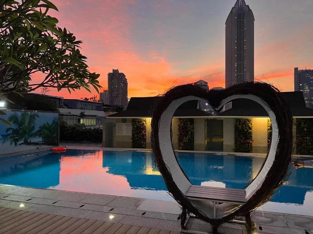 Ocean Hotel Guangzhou-TaoJin Metro Station 37