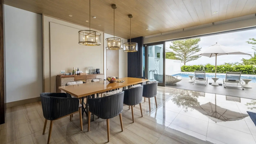 Crimson Resort & Spa Boracay 28