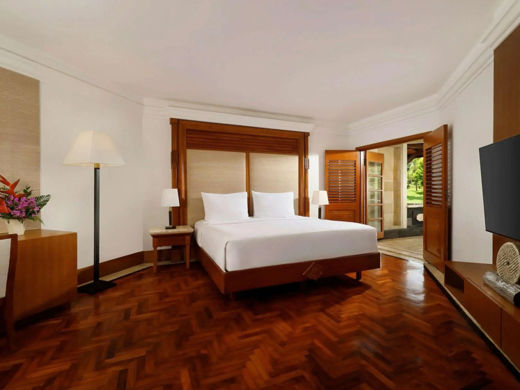 Nusa Dua Beach Hotel and Spa  7