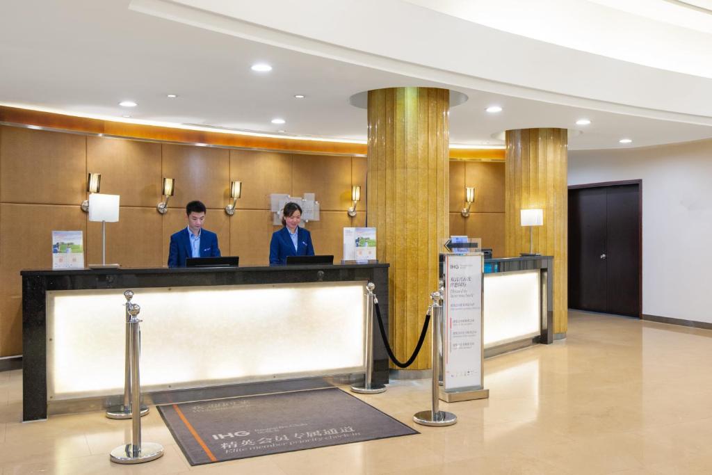 Holiday Inn Express Shanghai Putuo 5