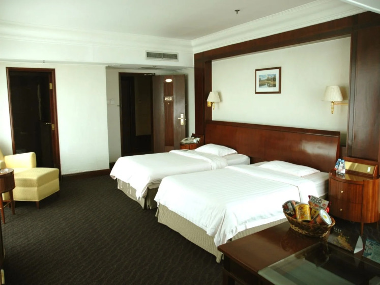 Golden Shine Hotel Dalian 1