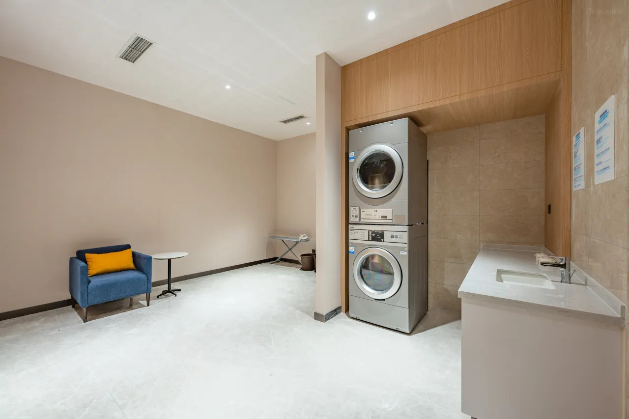 Holiday Inn Express Chengdu Tianfu Square (Kuanzhai Alley) 8