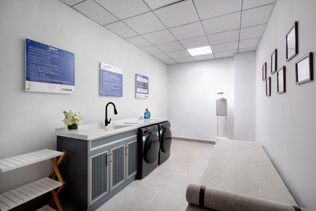 Holiday Inn & Suites Sanya Yalong Bay 11