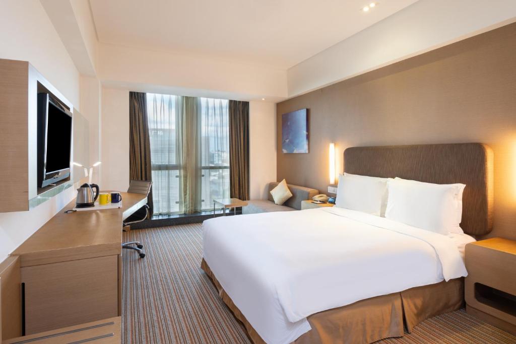 Holiday Inn Express Shanghai Jinsha 12