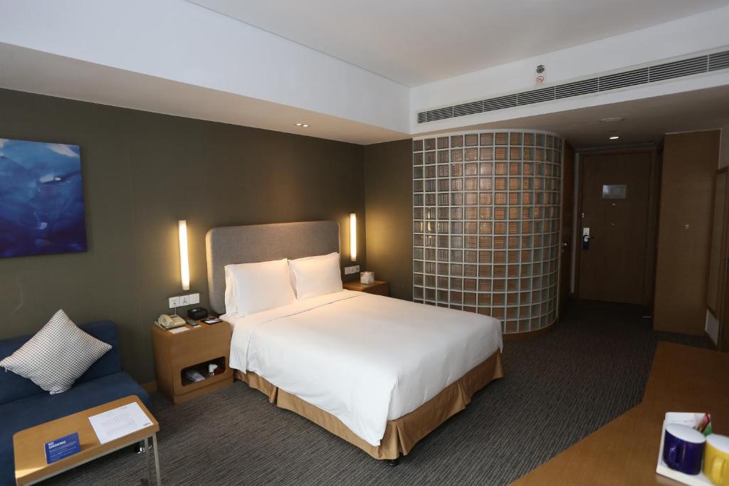 Holiday Inn Express Shanghai Jinsha 14