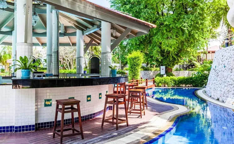 Cholchan Pattaya Beach Resort фото 45