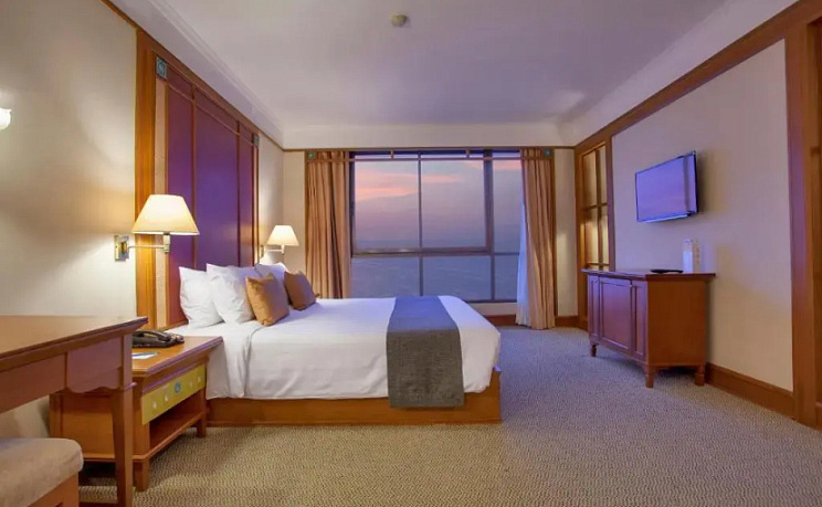 Cholchan Pattaya Beach Resort фото 13