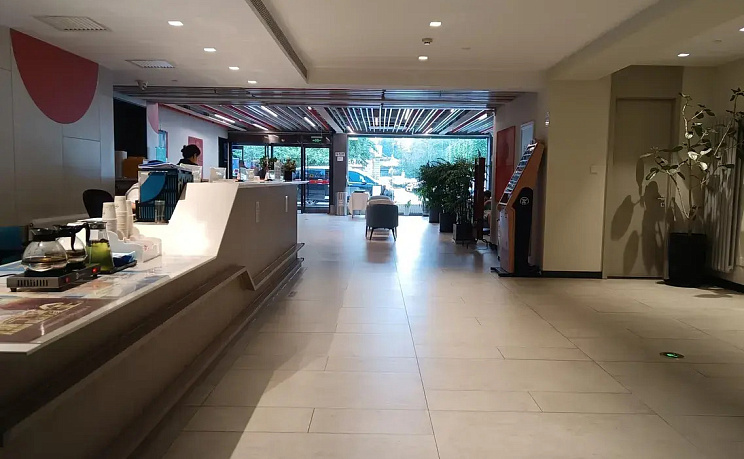 Shijia Boutique Hotel (Beijing Sanlitun Tuanjiehu Subway Station) фото 2