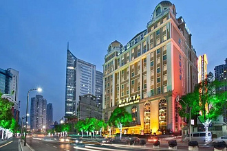Golden River-view Hotel