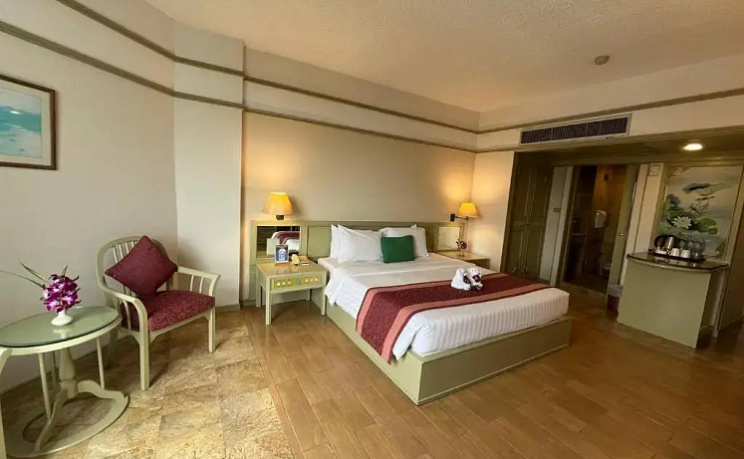 Cholchan Pattaya Beach Resort фото 22