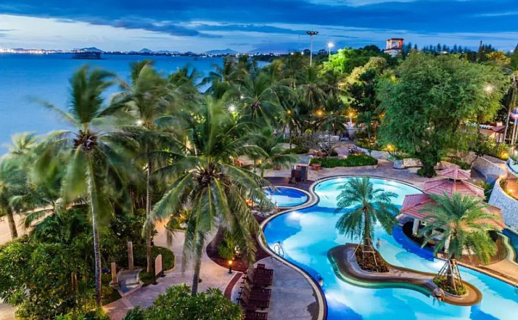 Cholchan Pattaya Beach Resort фото 1