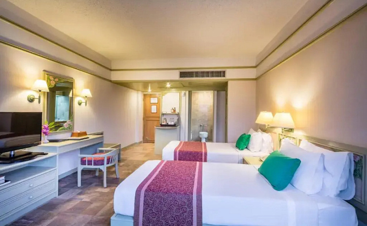 Cholchan Pattaya Beach Resort фото 19