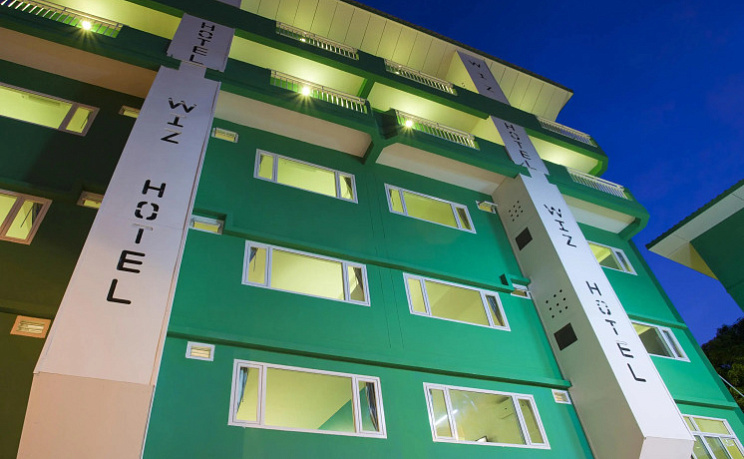 Wiz Hotel фото 1